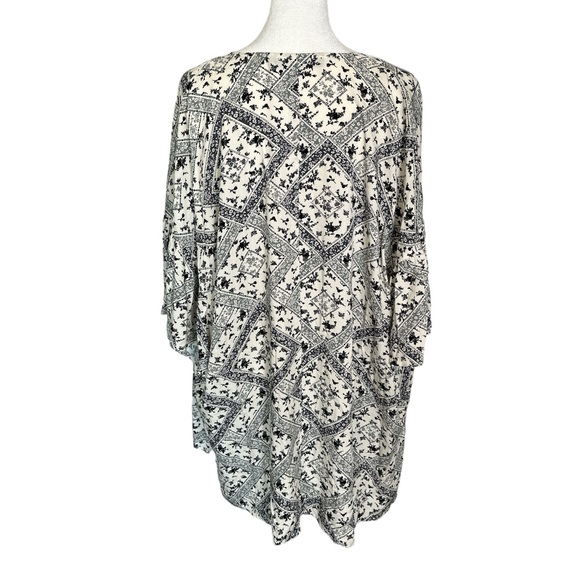 NWOT Doe & Rae Floral Kimono - Picture 7 of 9